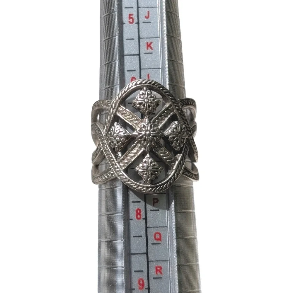Sarda intricately designed